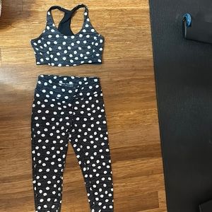 NWOT Outdoor voices set